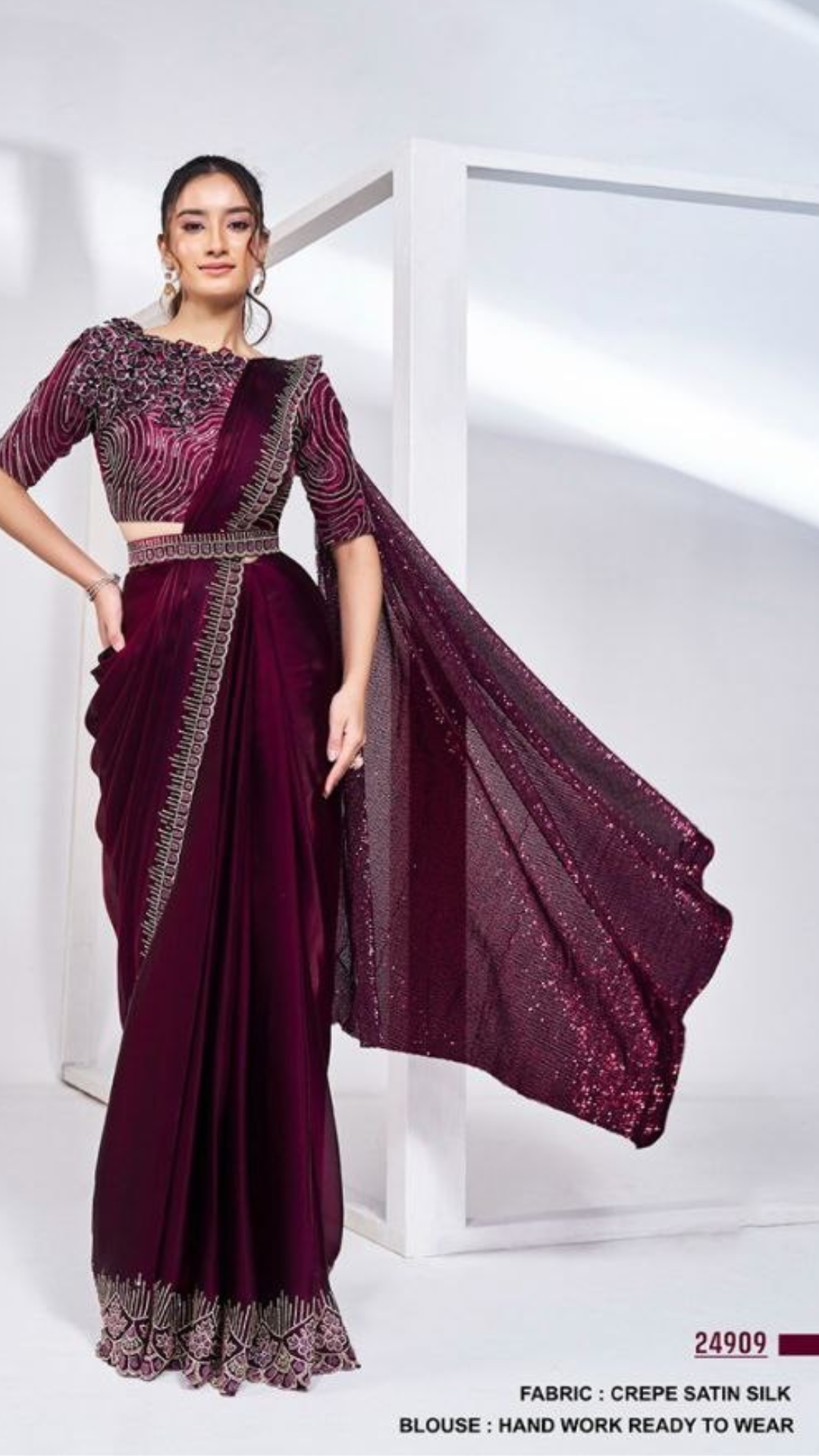 PEHNAAVA LUXE SAREE